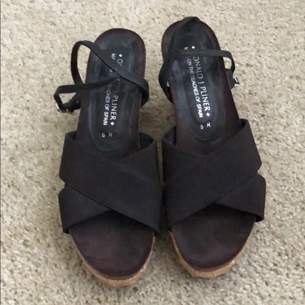 Donald Pliner brown wedge size 8
